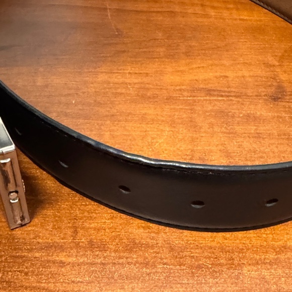 Columbia Black and Tan Faux Leather Belt Size Small 30-32 - Picture 10 of 12